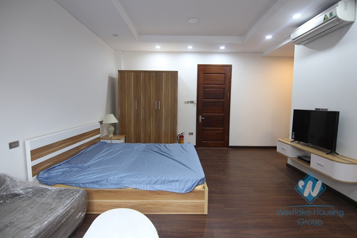 A new and modern studio for rent in Xuan Dieu, Tay Ho, Ha Noi
